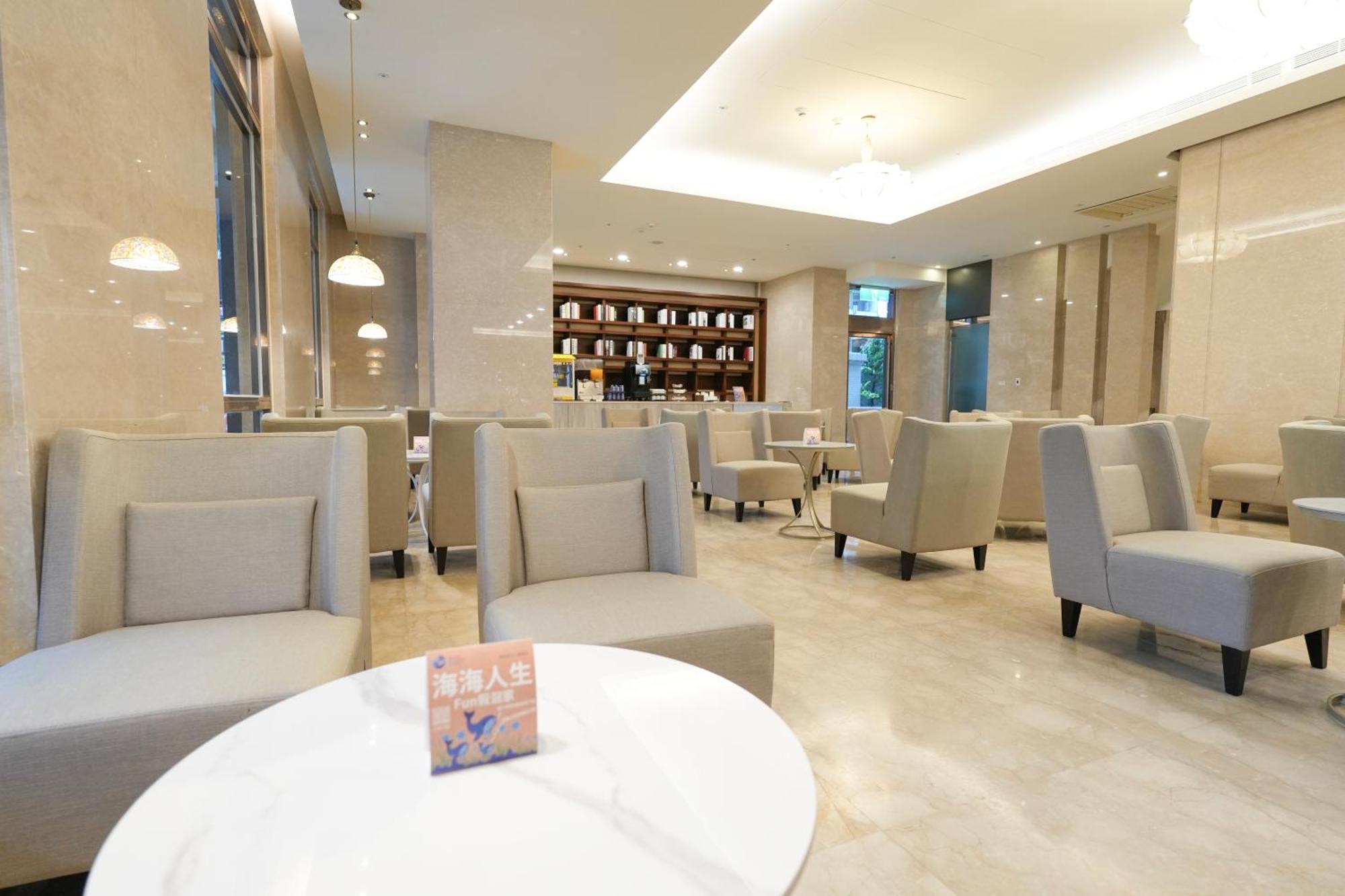 Hiyeshotel勤天商旅-花蓮館 Kota Hualien Bagian luar foto