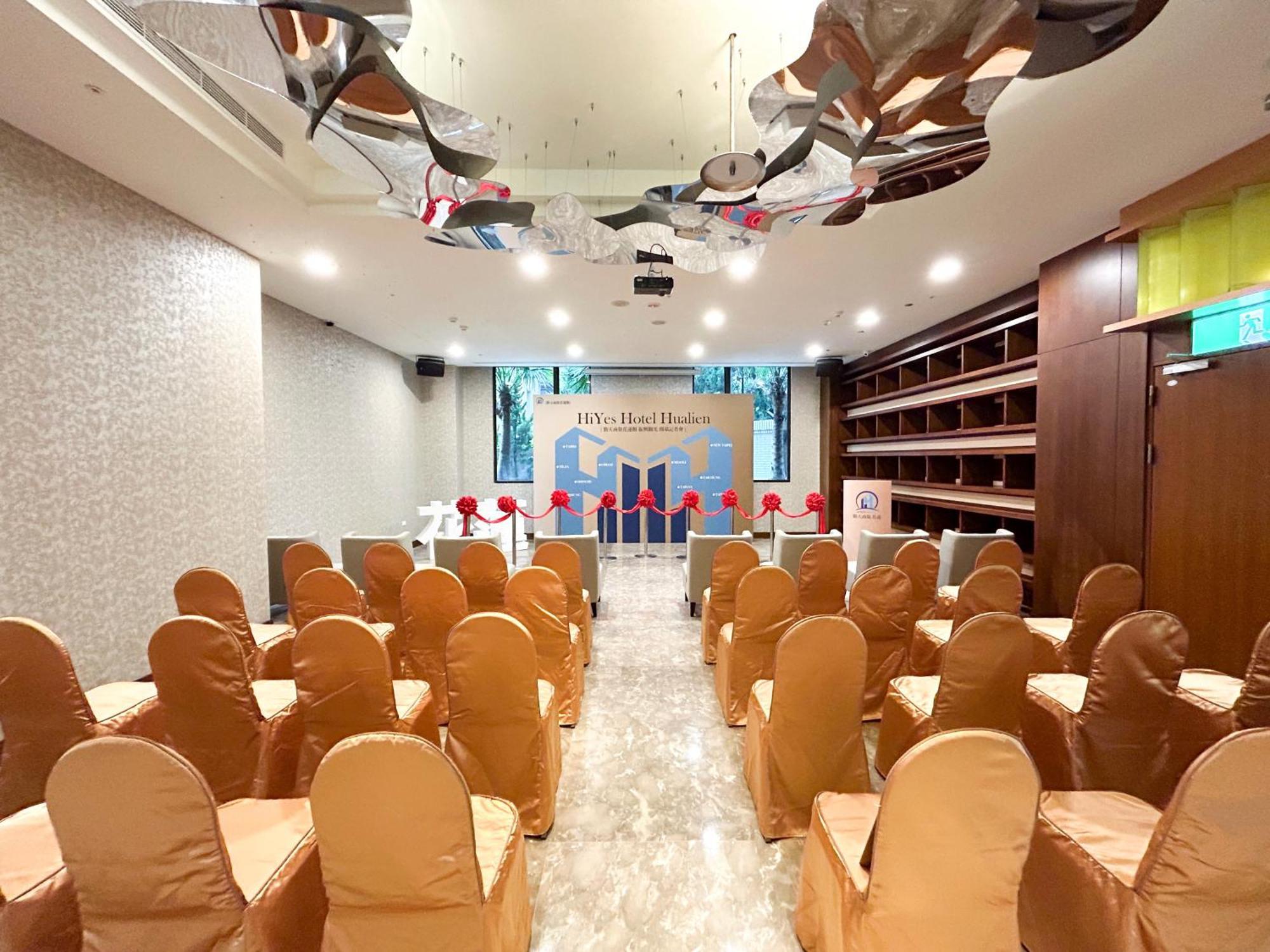 Hiyeshotel勤天商旅-花蓮館 Kota Hualien Bagian luar foto