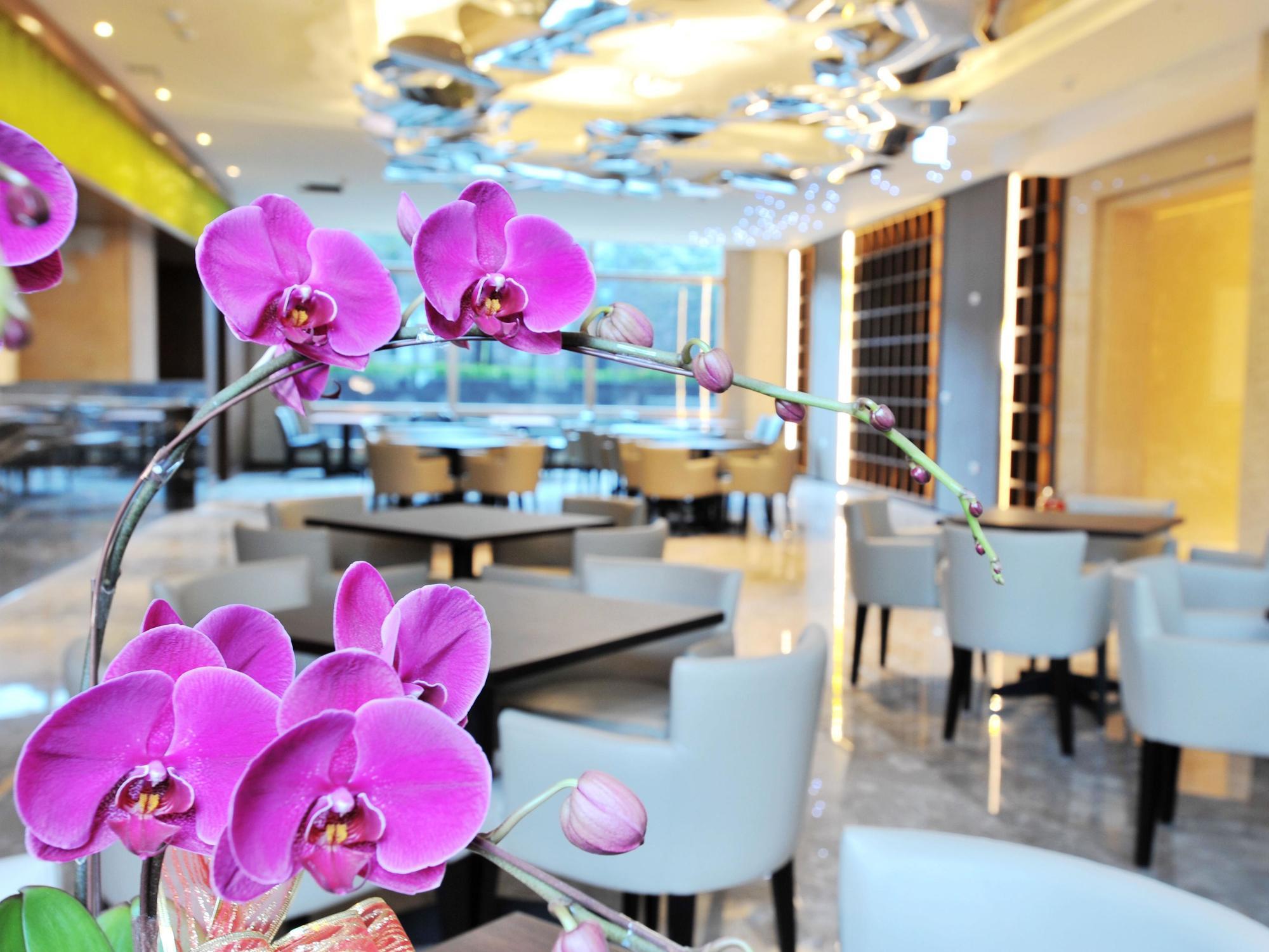 Hiyeshotel勤天商旅-花蓮館 Kota Hualien Bagian luar foto